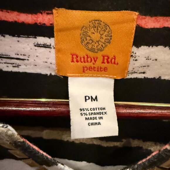 Ruby Rd. Women’s Striped V-Neck Top – 3/4 Sleeve Size Petite Medium - Picture 4 of 5